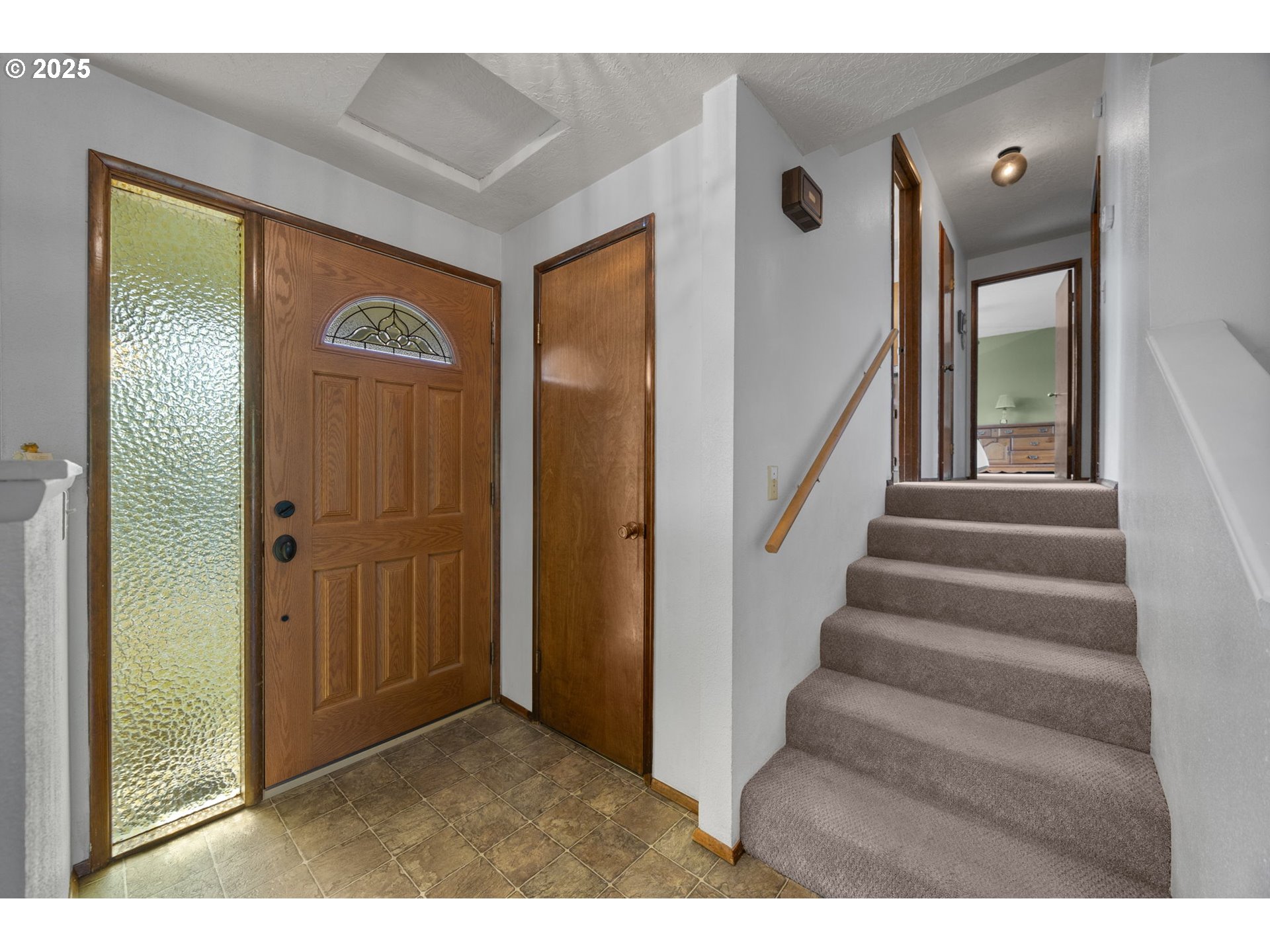3597 Southwest 2nd Street Gresham, OR 97030 - Photo 15 of 48 Entrance/Foyer