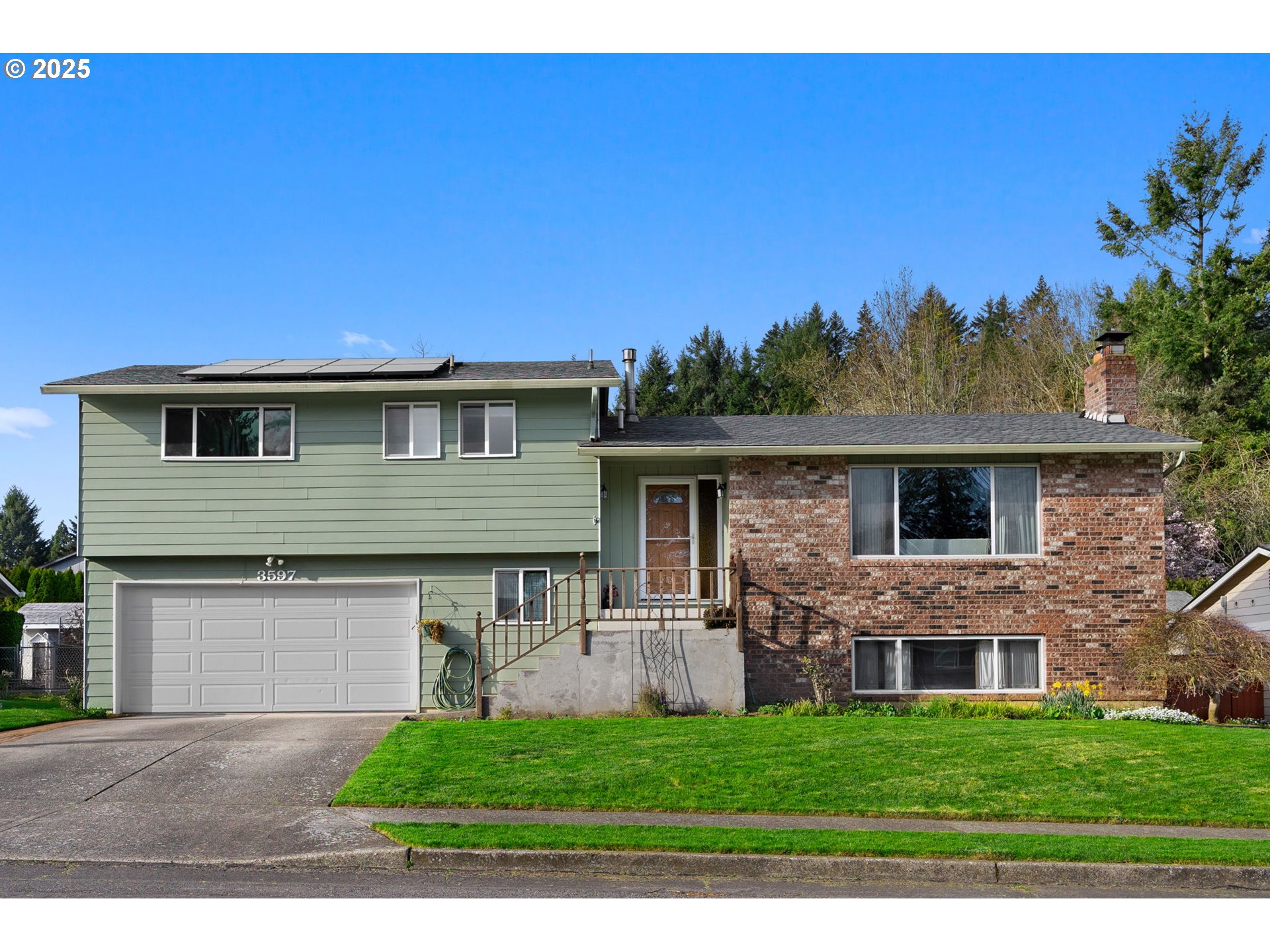 3597 Southwest 2nd Street Gresham, OR 97030 - Photo 2 of 48