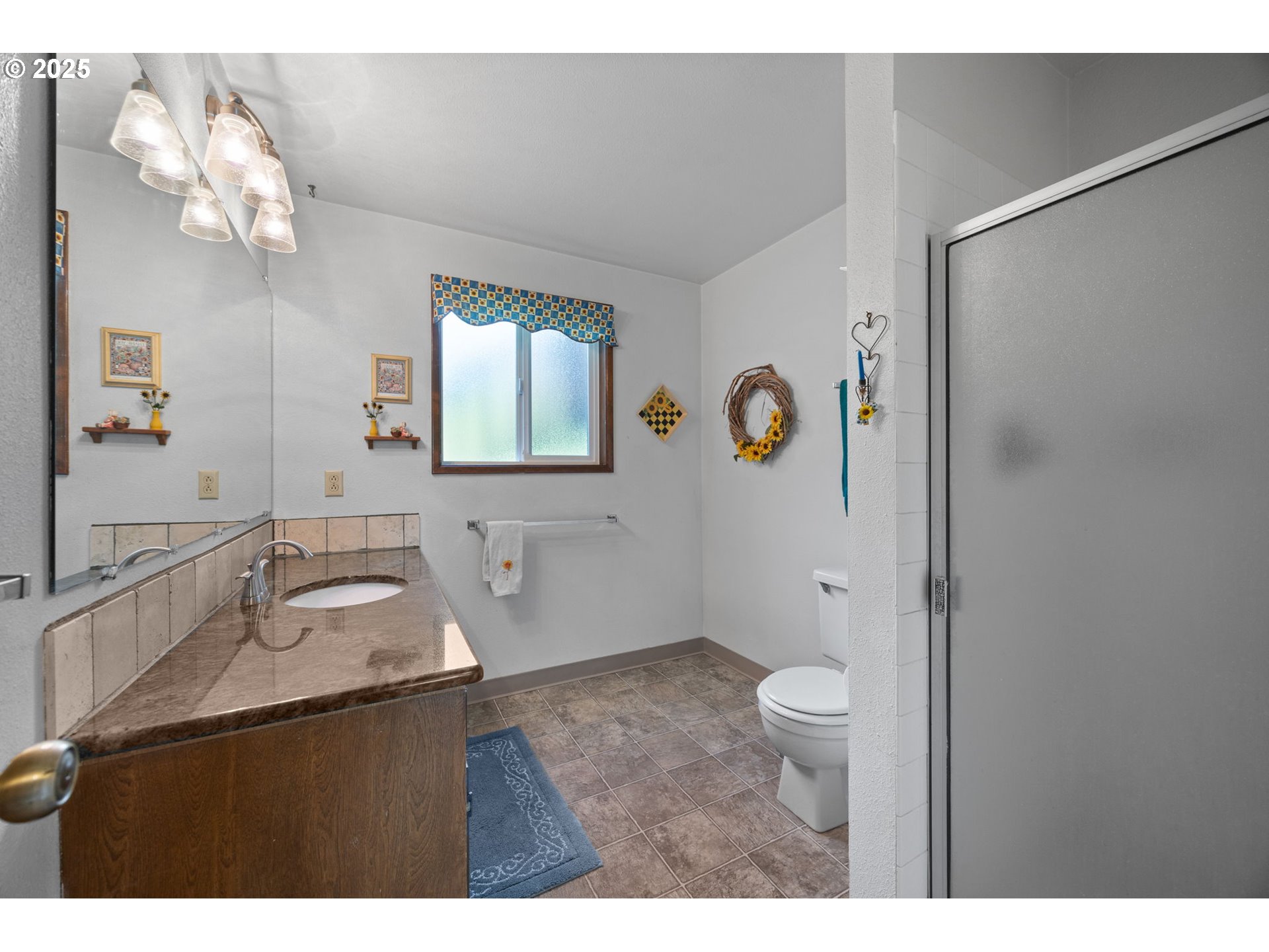 3597 Southwest 2nd Street Gresham, OR 97030 - Photo 26 of 48 Bathroom