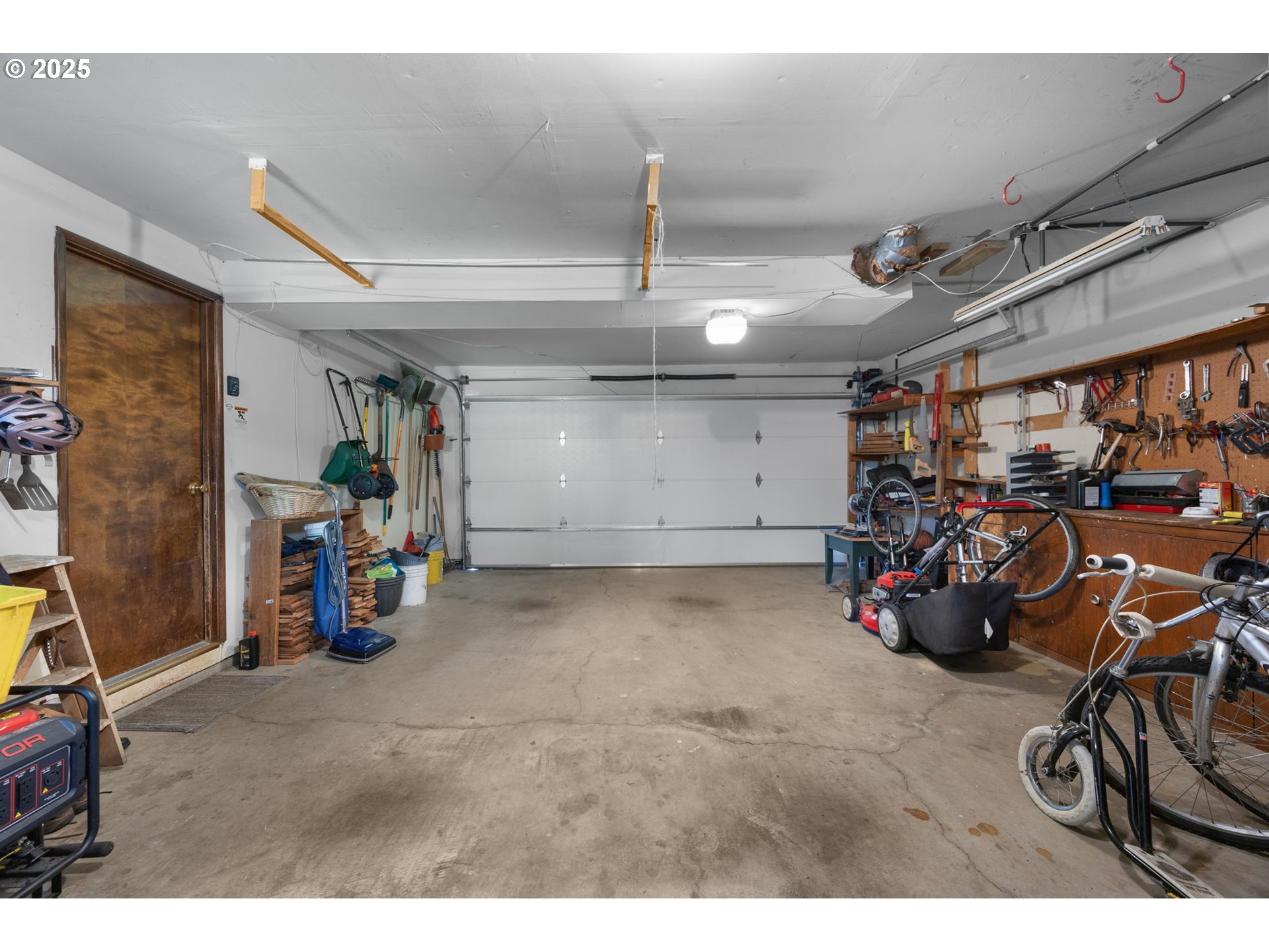 3597 Southwest 2nd Street Gresham, OR 97030 - Photo 38 of 48 Garage