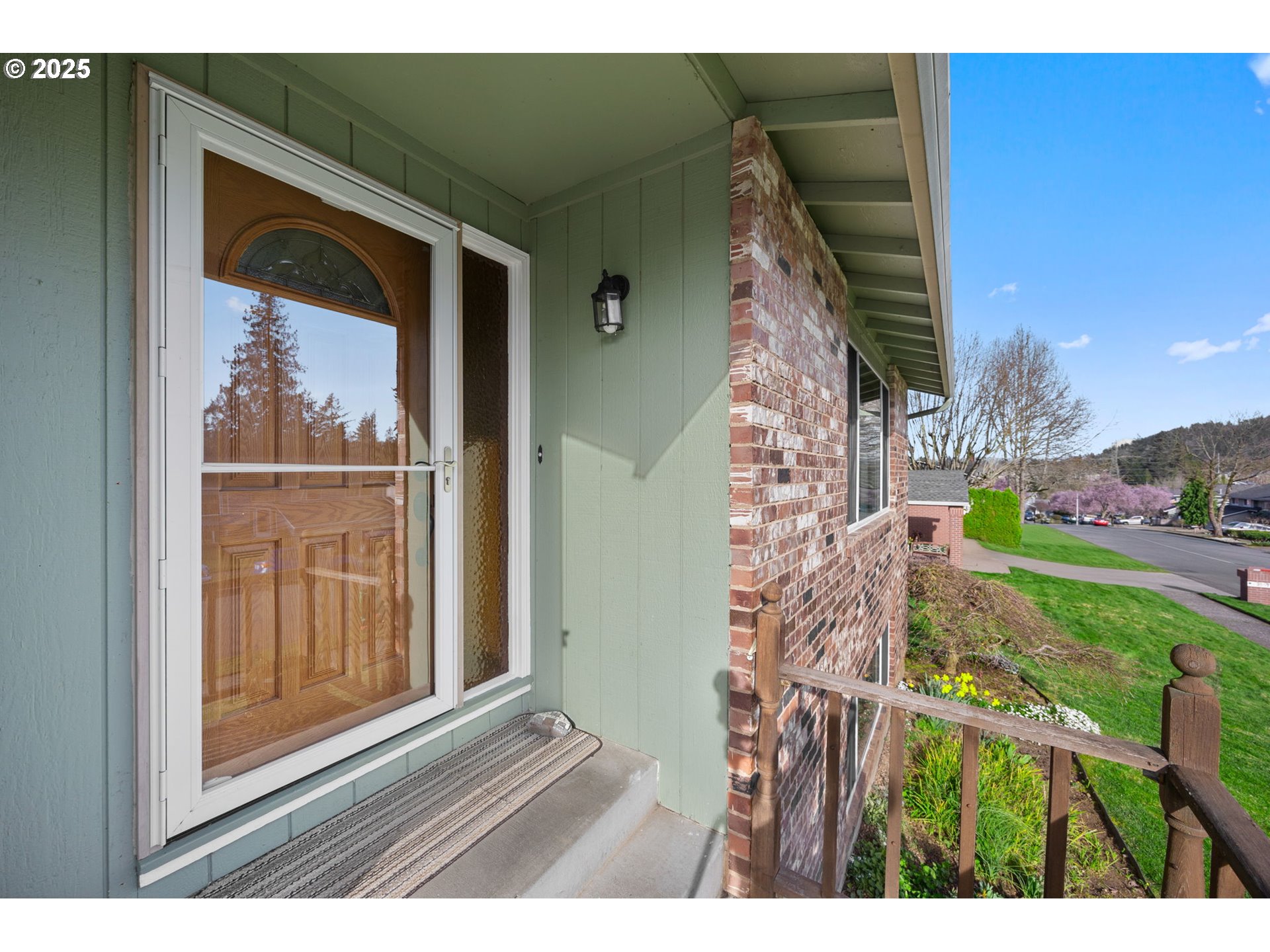 3597 Southwest 2nd Street Gresham, OR 97030 - Photo 4 of 48