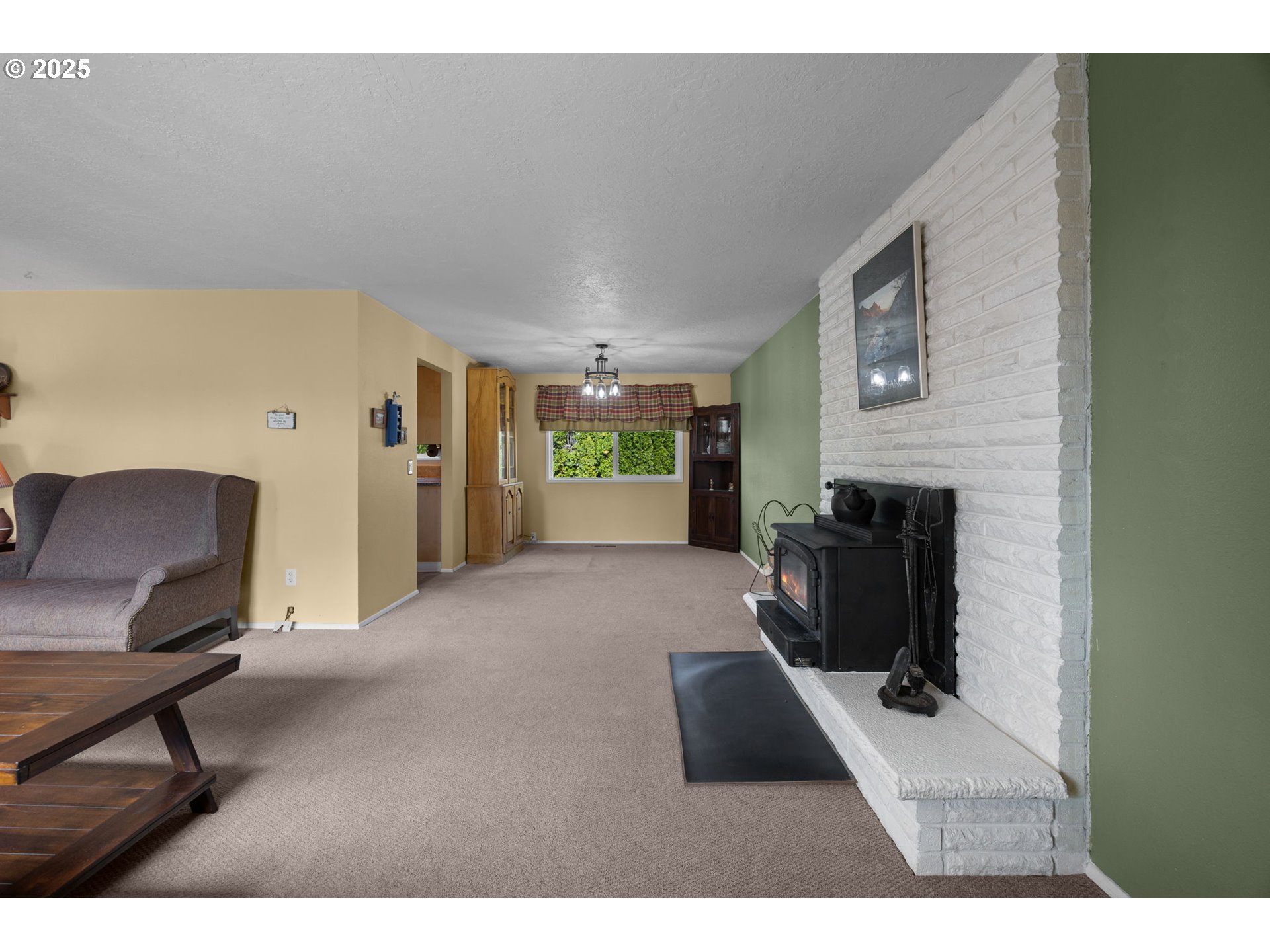 3597 Southwest 2nd Street Gresham, OR 97030 - Photo 9 of 48 Living Room/Dining Room