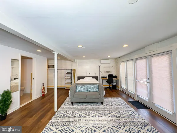 $1,250 | 9300 Colesville Road, Silver Spring, MD 20901