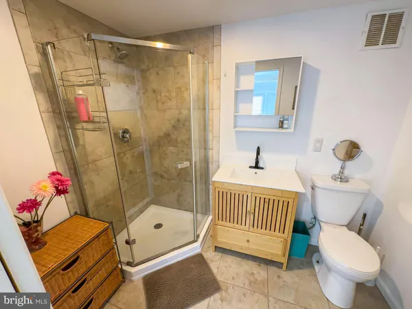 $1,200 | 9300 Colesville Road, Silver Spring, MD 20901