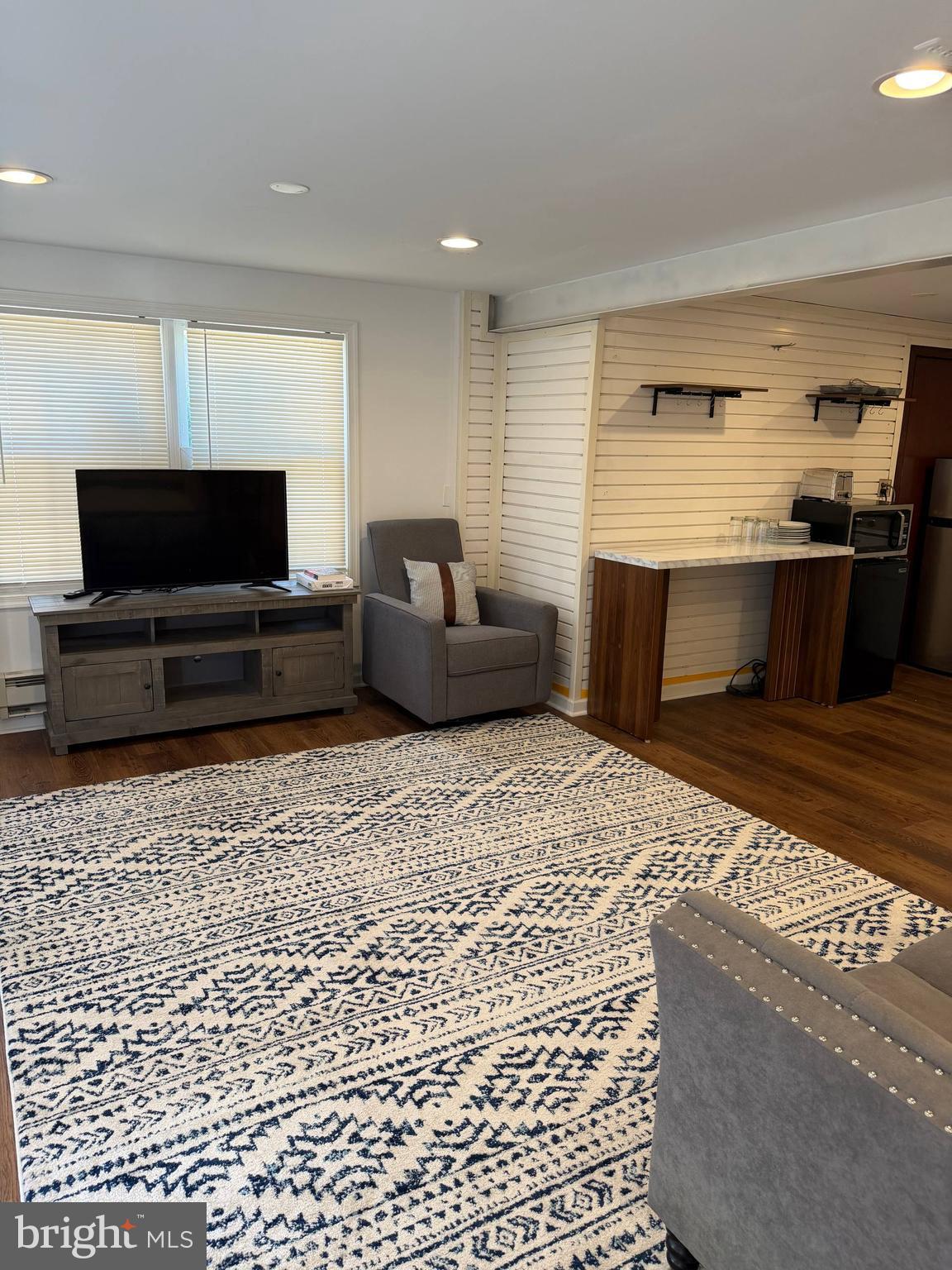 9300 Colesville Road Silver Spring, MD 20901 - Photo 2 of 8