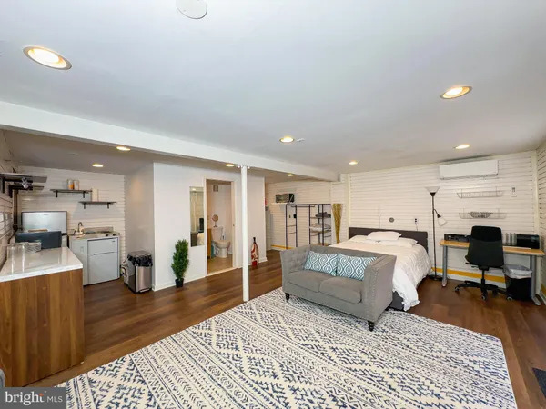 $1,200 | 9300 Colesville Road, Silver Spring, MD 20901