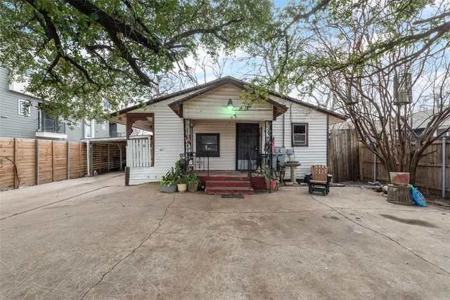 $199,900 | 610 West 12th Street, Dallas, TX 75208