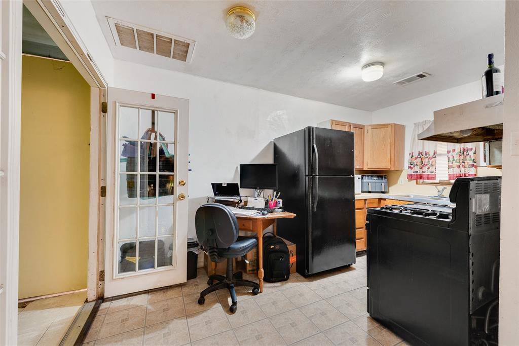 610 West 12th Street Dallas, TX 75208 - Photo 12 of 30