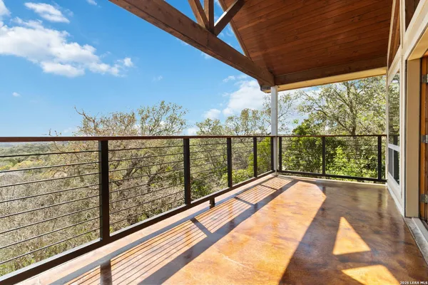 $659,900 | 19708 Nottingham Lane, Grey Forest, TX 78023