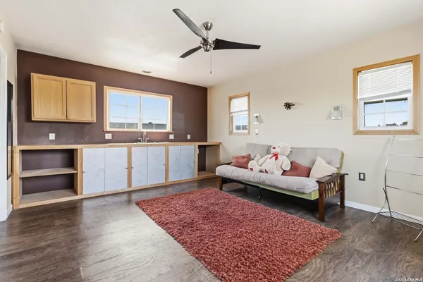 $659,900 | 19708 Nottingham Lane, Grey Forest, TX 78023