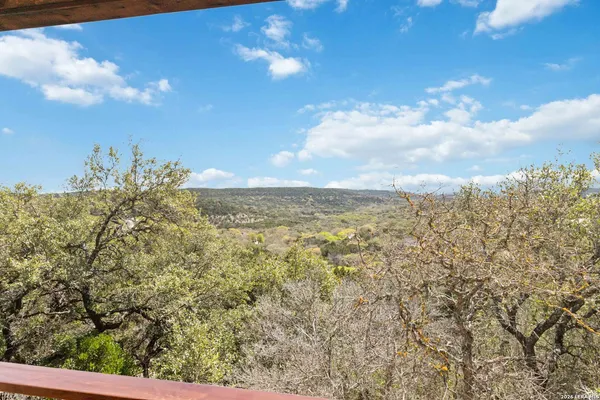$659,900 | 19708 Nottingham Lane, Grey Forest, TX 78023