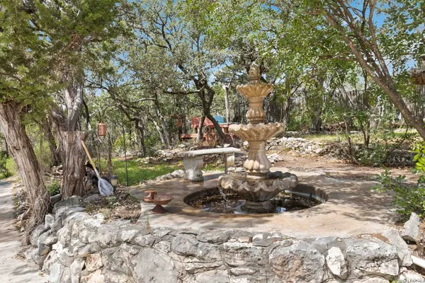 $659,900 | 19708 Nottingham Lane, Grey Forest, TX 78023