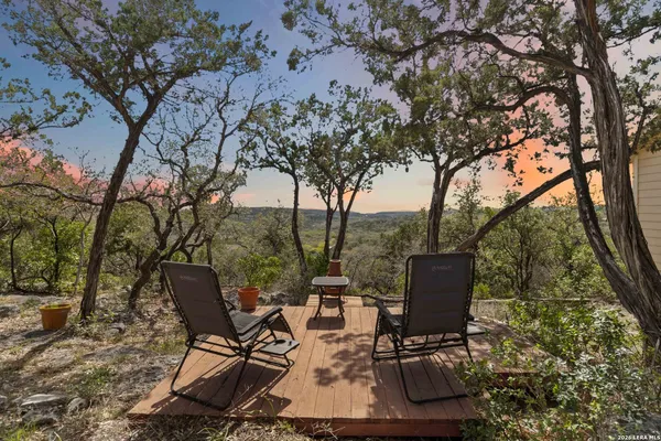 $659,900 | 19708 Nottingham Lane, Grey Forest, TX 78023