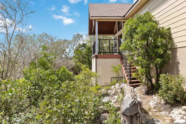 $659,900 | 19708 Nottingham Lane, Grey Forest, TX 78023