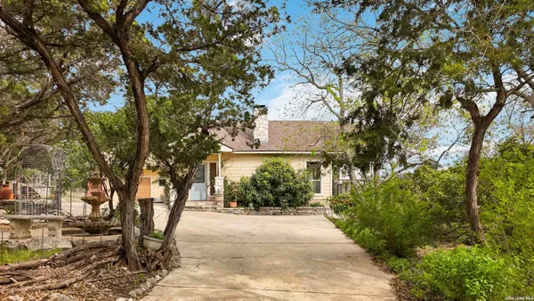 $659,900 | 19708 Nottingham Lane, Grey Forest, TX 78023
