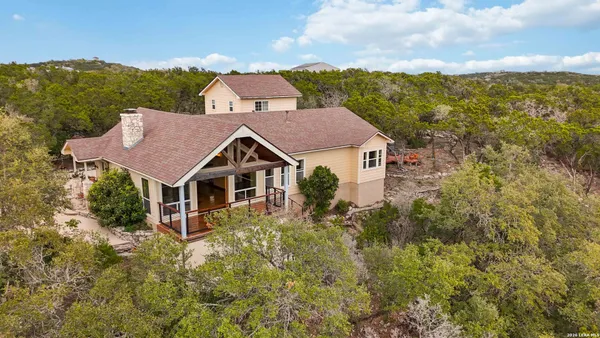 $659,900 | 19708 Nottingham Lane, Grey Forest, TX 78023