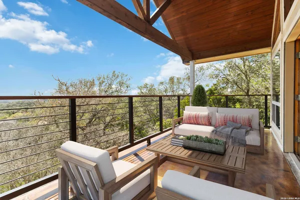 $659,900 | 19708 Nottingham Lane, Grey Forest, TX 78023