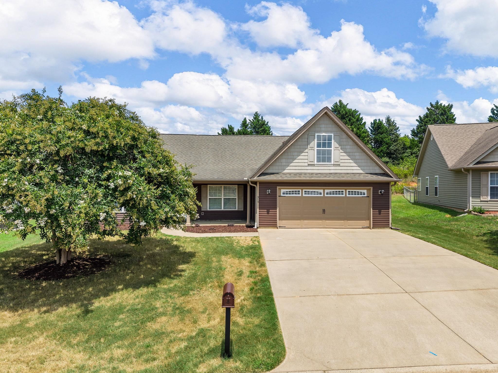 319 Kelly Farm Road Moore, SC 29369 - Photo 5 of 45