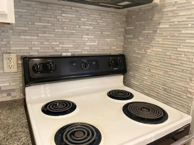 $1,100 | 307 East Mitchell Street, Unit C, Arlington, TX 76010