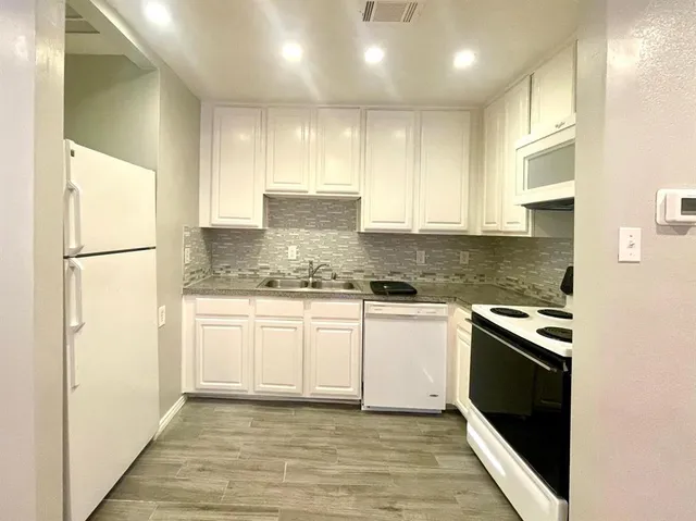 $1,100 | 307 East Mitchell Street, Unit C, Arlington, TX 76010