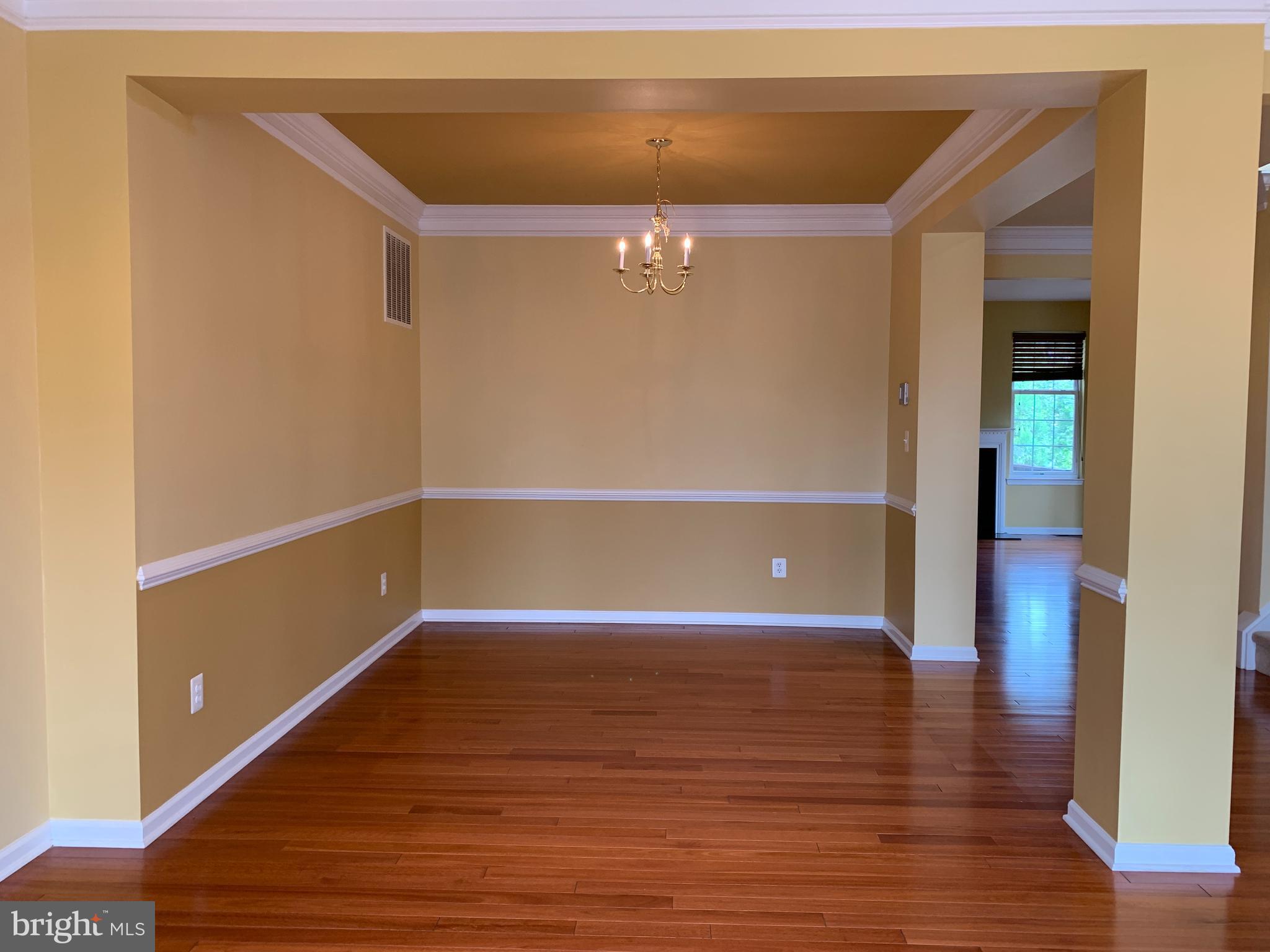 25575 America Square Chantilly, VA 20152 - Photo 13 of 57 Dining room