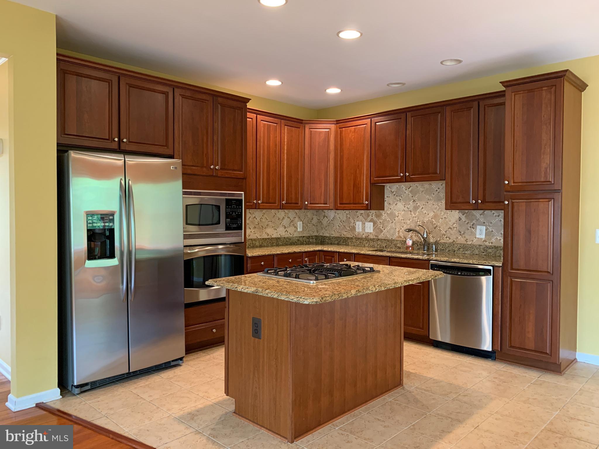 25575 America Square Chantilly, VA 20152 - Photo 20 of 57 Family Room
