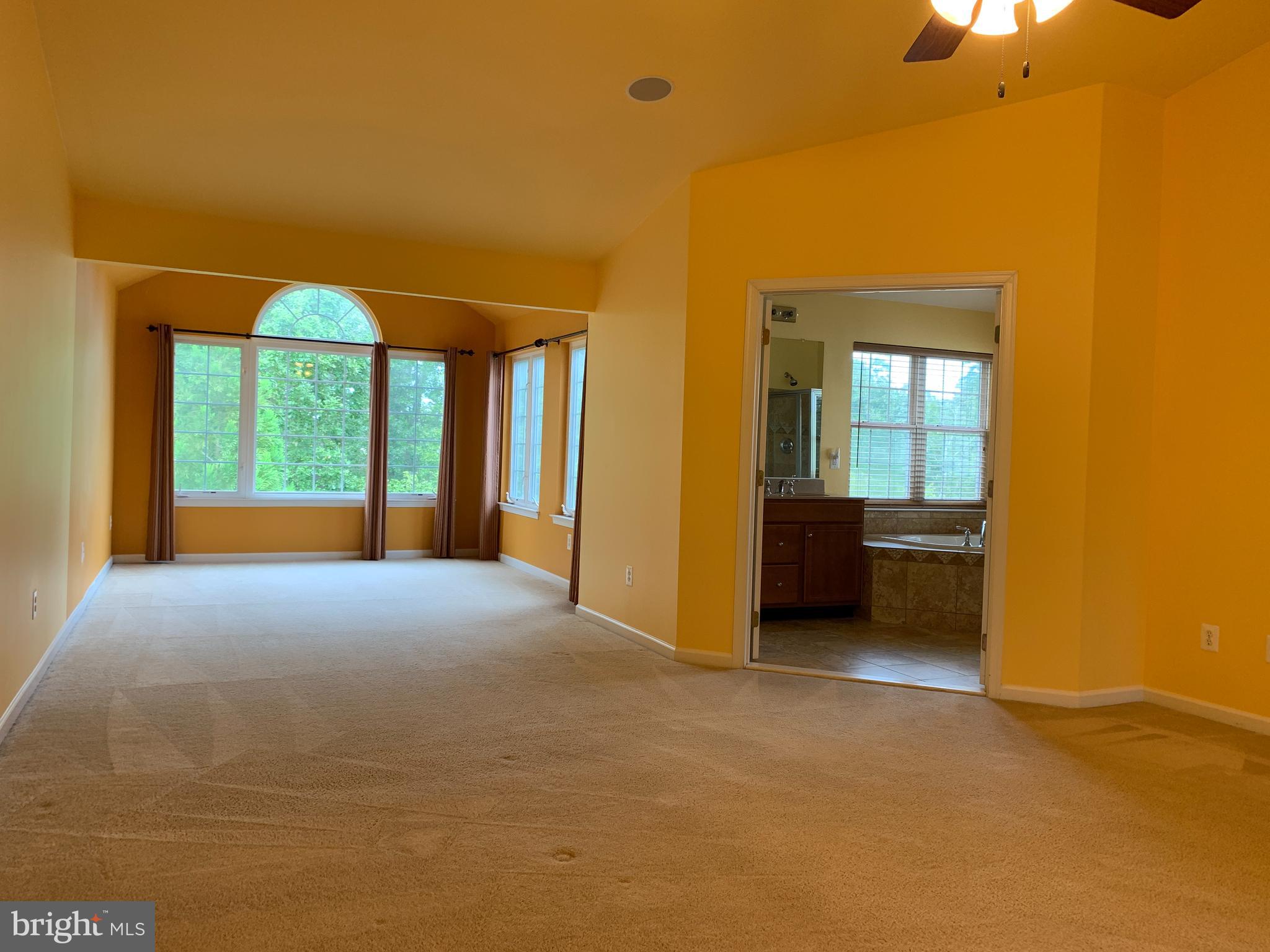 25575 America Square Chantilly, VA 20152 - Photo 37 of 57 Owners bedroom w/ seating area