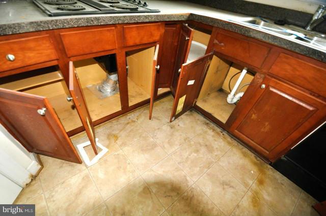 3340 Castle Ridge Circle, Unit 6 Silver Spring, MD 20904 - Photo 11 of 24 Kitchen