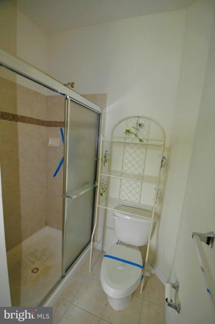 3340 Castle Ridge Circle, Unit 6 Silver Spring, MD 20904 - Photo 17 of 24 Bath (Master)