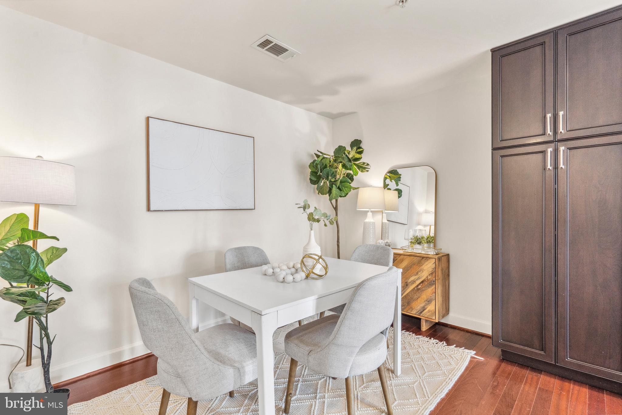 3650 South Glebe Road, Unit 1050 Arlington, VA 22202 - Photo 4 of 47 Dining Area
