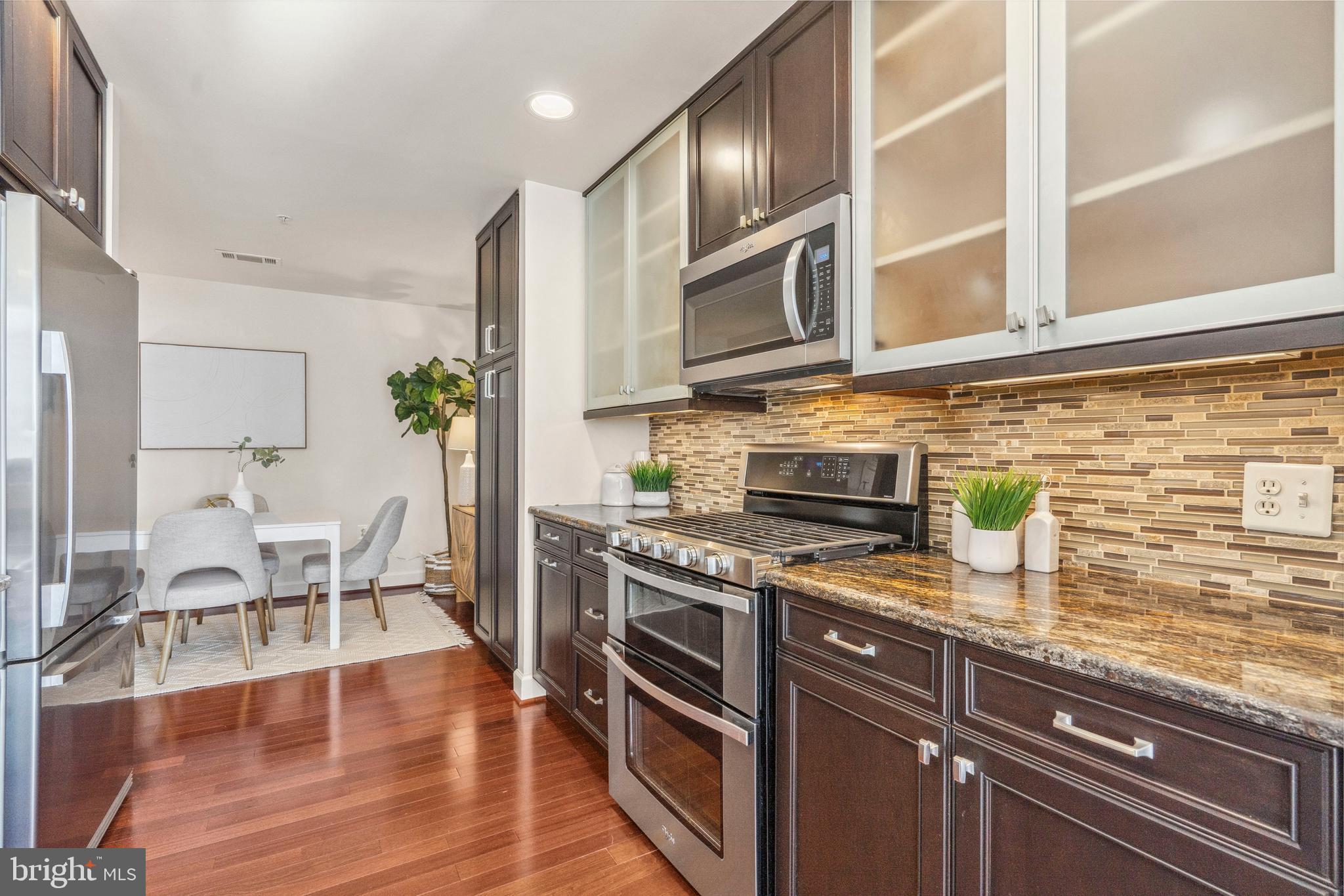 3650 South Glebe Road, Unit 1050 Arlington, VA 22202 - Photo 9 of 47 Kitchen