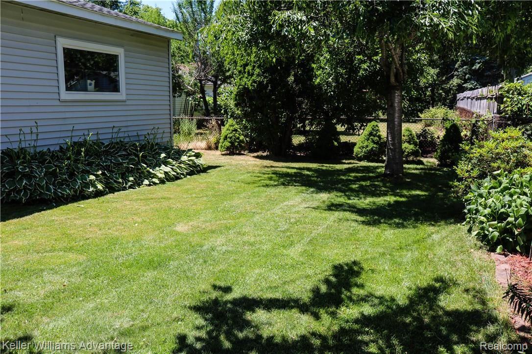 11403 Inkster Road Livonia, MI 48150 - Photo 38 of 43 I41.jpg