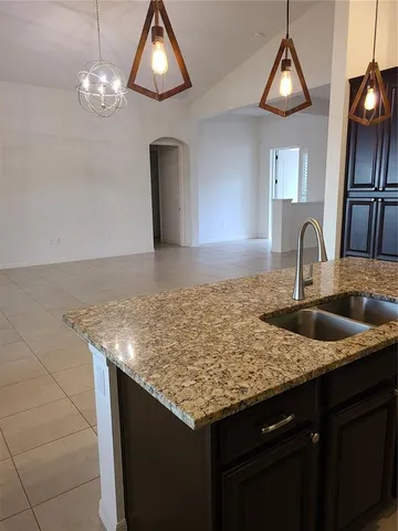 $3,400 | 629 Rosemary Circle, Bradenton, FL 34212