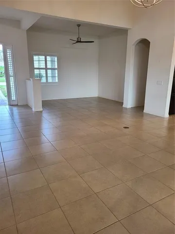 $3,400 | 629 Rosemary Circle, Bradenton, FL 34212