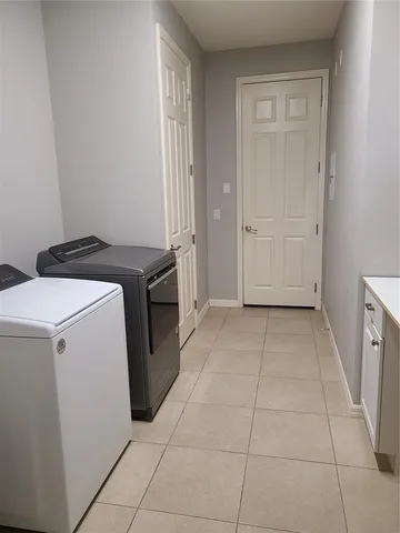 $3,400 | 629 Rosemary Circle, Bradenton, FL 34212