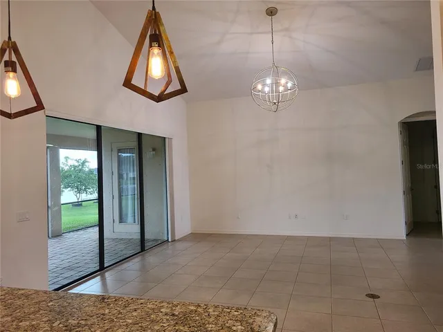 $3,400 | 629 Rosemary Circle, Bradenton, FL 34212