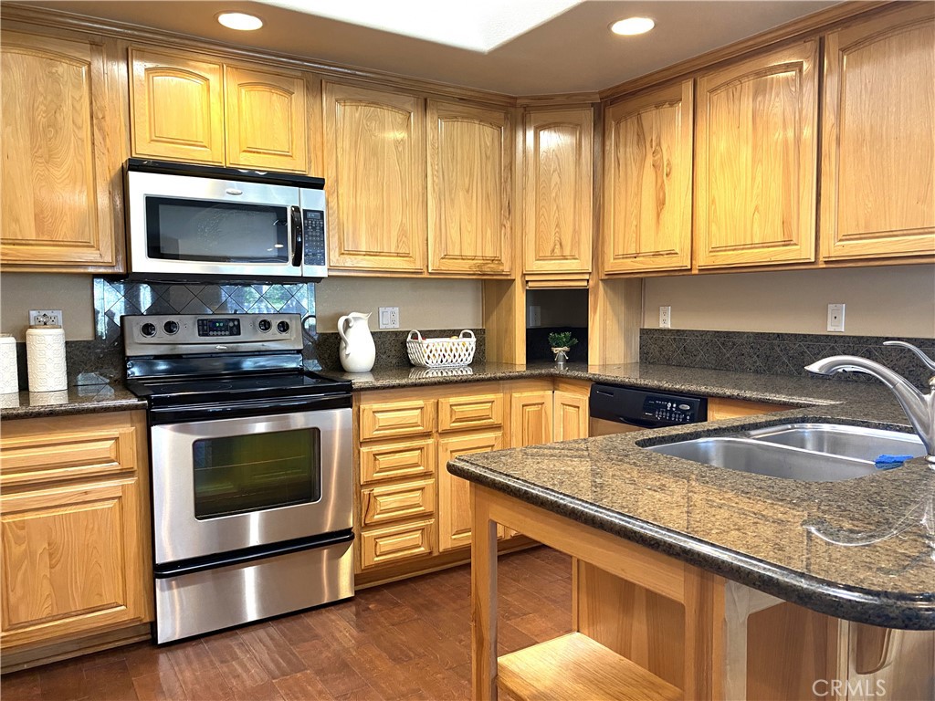 1220 Scioto Road Seal Beach, CA 90740 - Photo 14 of 35