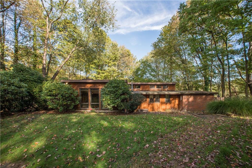 39 Buckhill Road Pittsburgh, PA 15237 - Photo 2 of 25 Beautiful cedar home in a private setting!