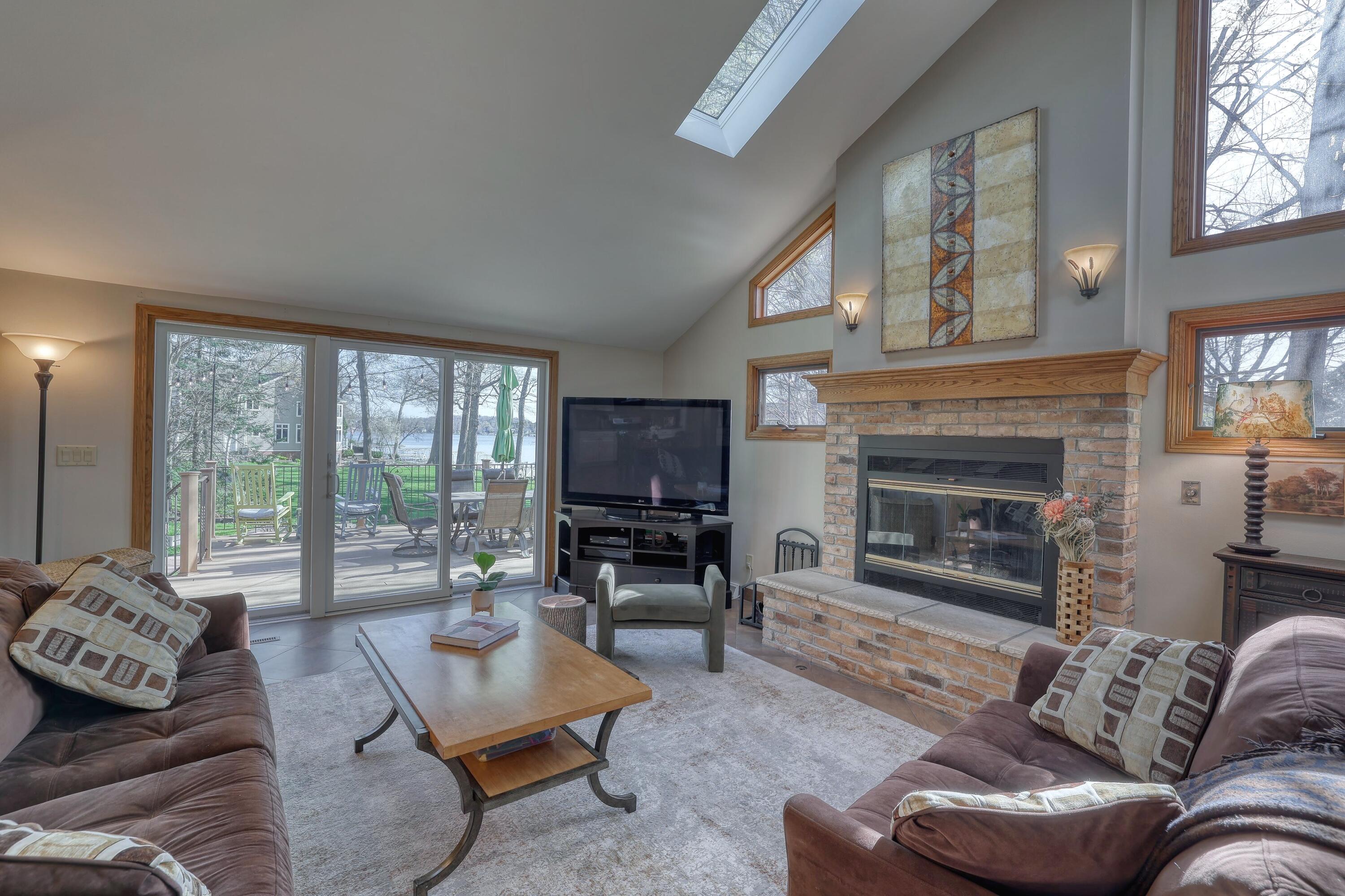 W347N6022 Rd I Oconomowoc, WI 53066 - Photo 14 of 45 4