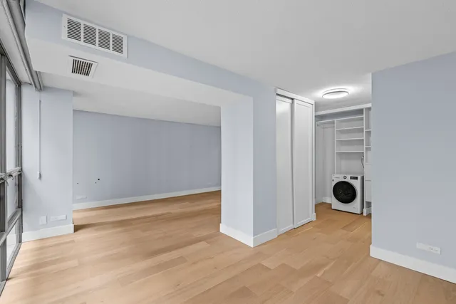 $218,500 | 230 East Ontario Street, Unit 1703, Chicago, IL 60611