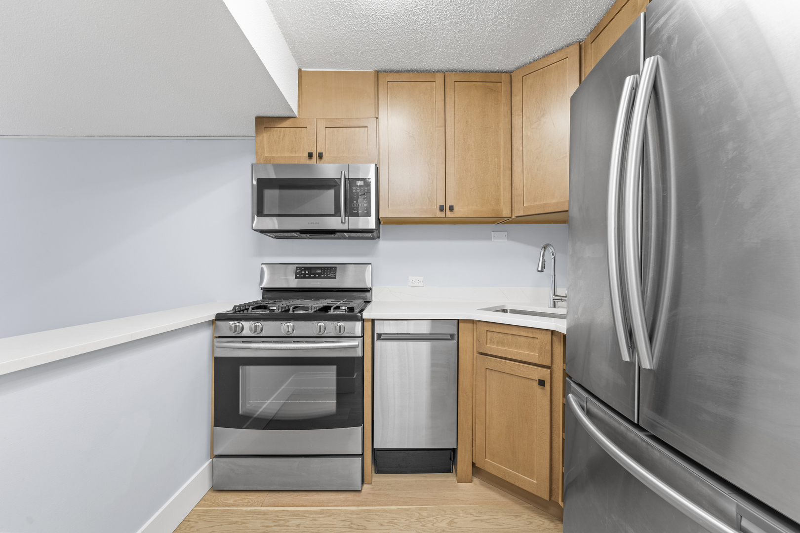 230 East Ontario Street, Unit 1703 Chicago, IL 60611 - Photo 5 of 16