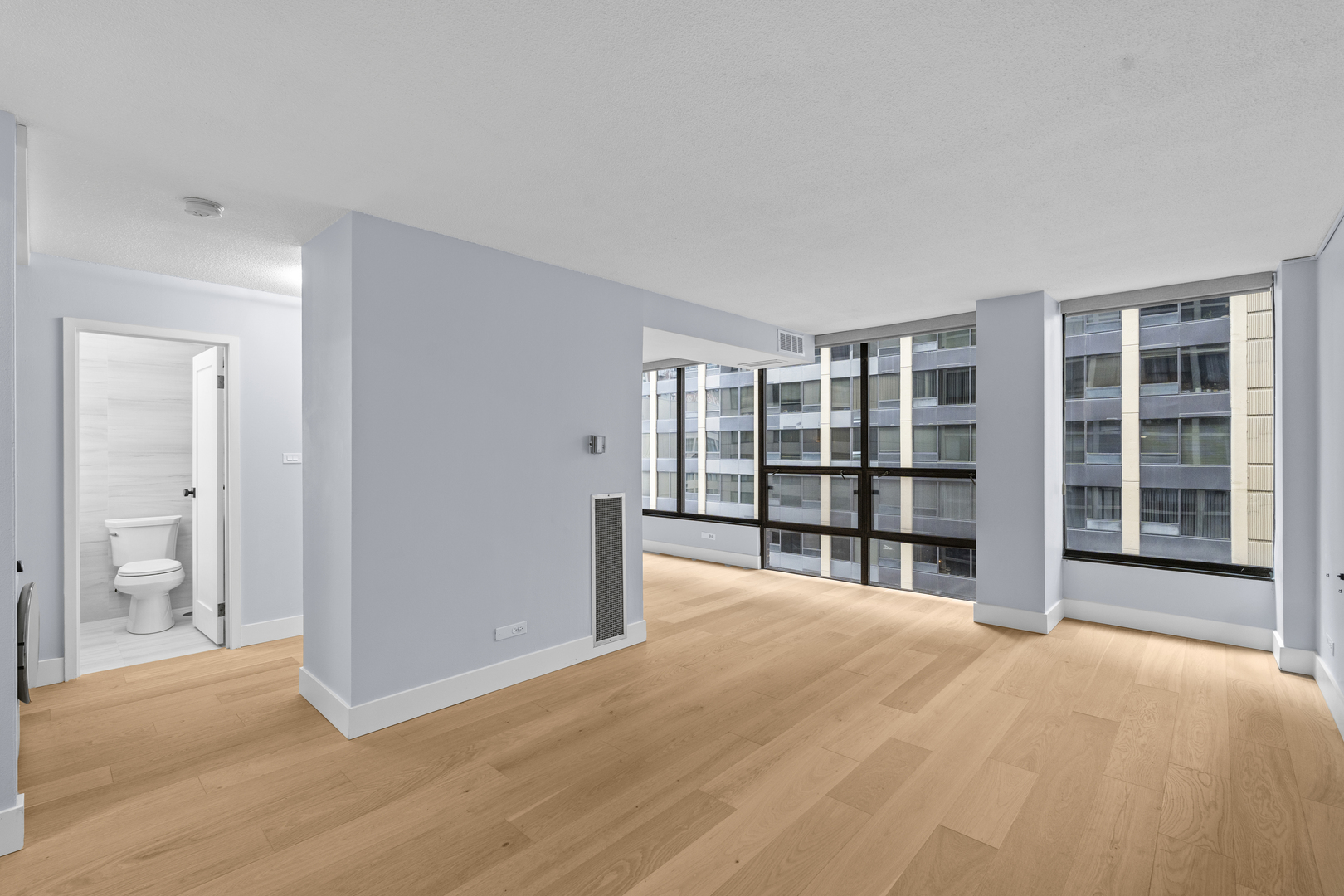 230 East Ontario Street, Unit 1703 Chicago, IL 60611 - Photo 8 of 16