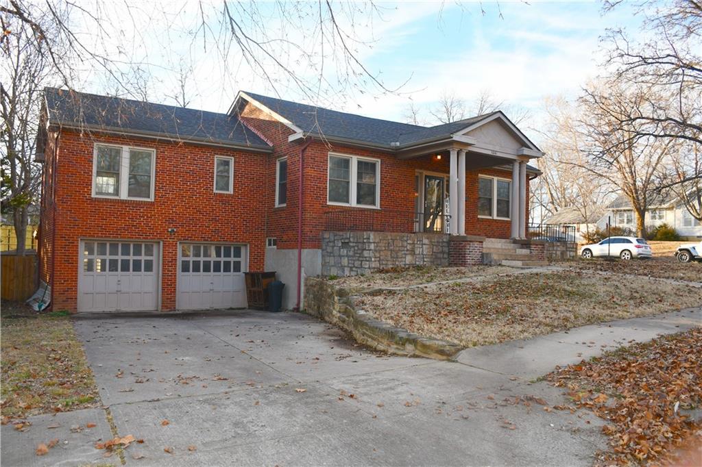 1041 North 5th Street Independence, KS 67301 - Photo 4 of 48