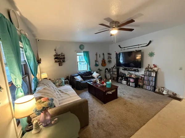 $144,900 | 207 Lisle Street, Kendallville, IN 46755