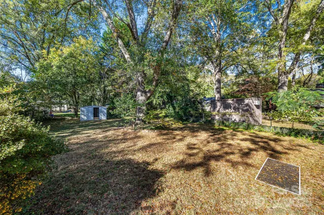 a view of a outdoor space