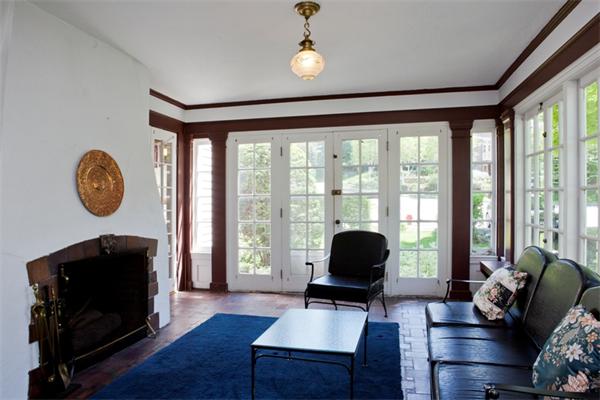 79 Shornecliffe Road Newton, MA 02458 - Photo 5 of 9 Gallery Image 5