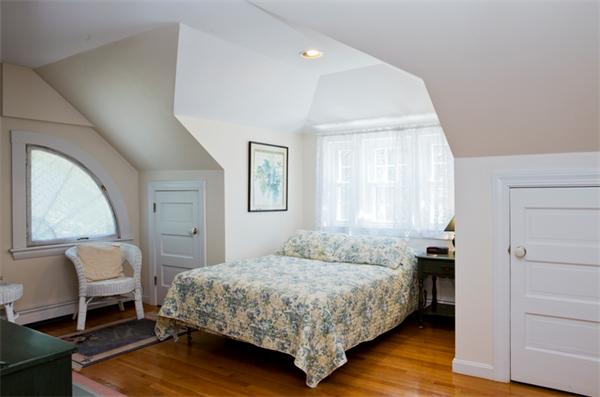 79 Shornecliffe Road Newton, MA 02458 - Photo 6 of 9 Gallery Image 6