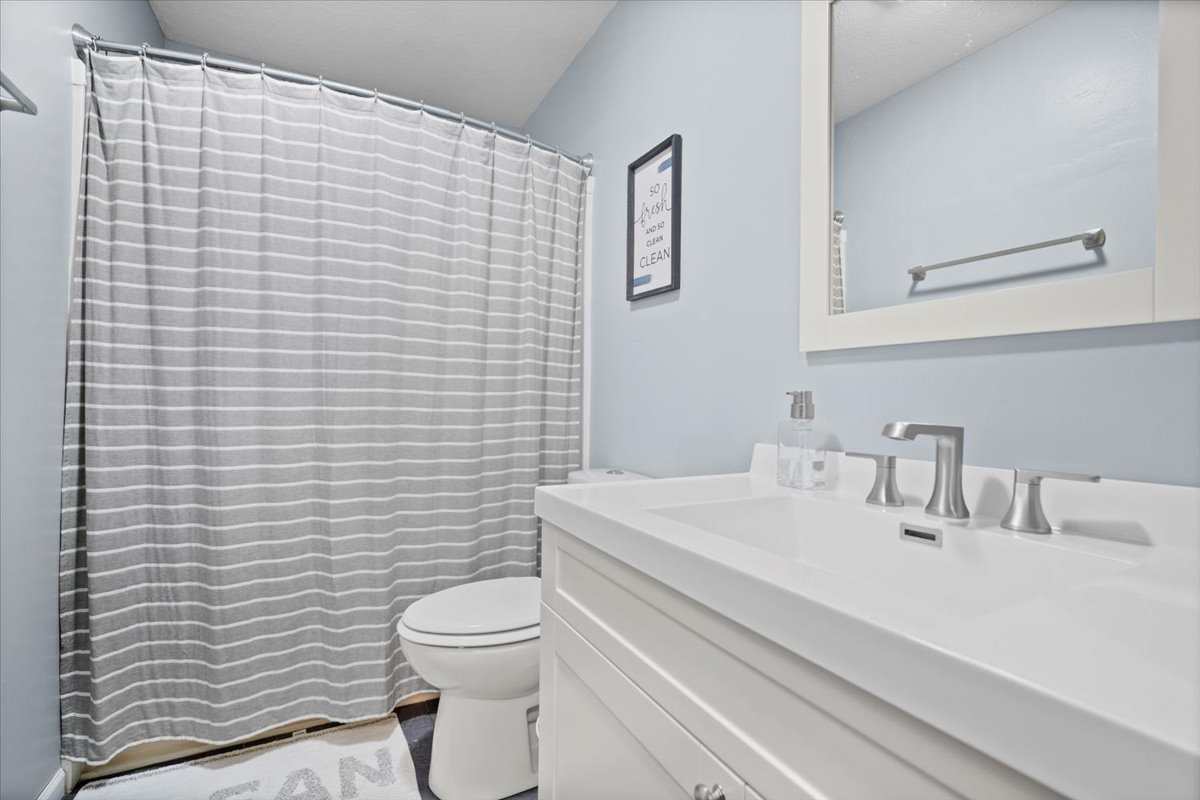 16 Rutherford Court Bloomington, IL 61705 - Photo 9 of 25 Gallery Image 9