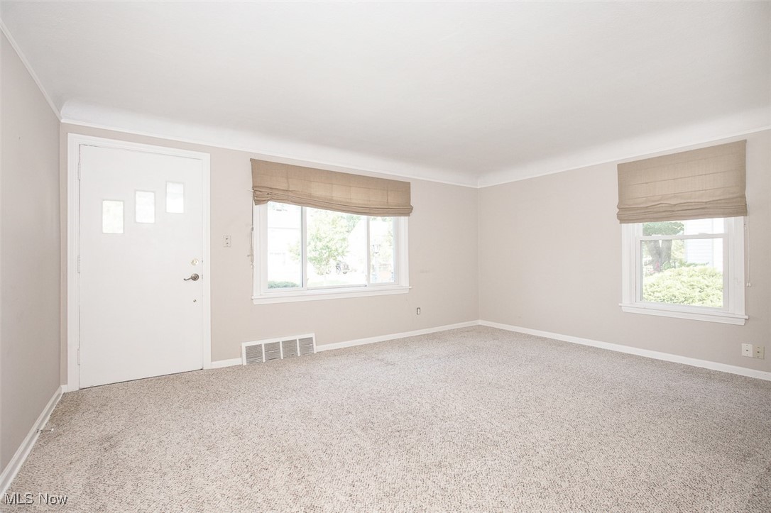 1403 Cranover Road Cleveland, OH 44124 - Photo 8 of 29