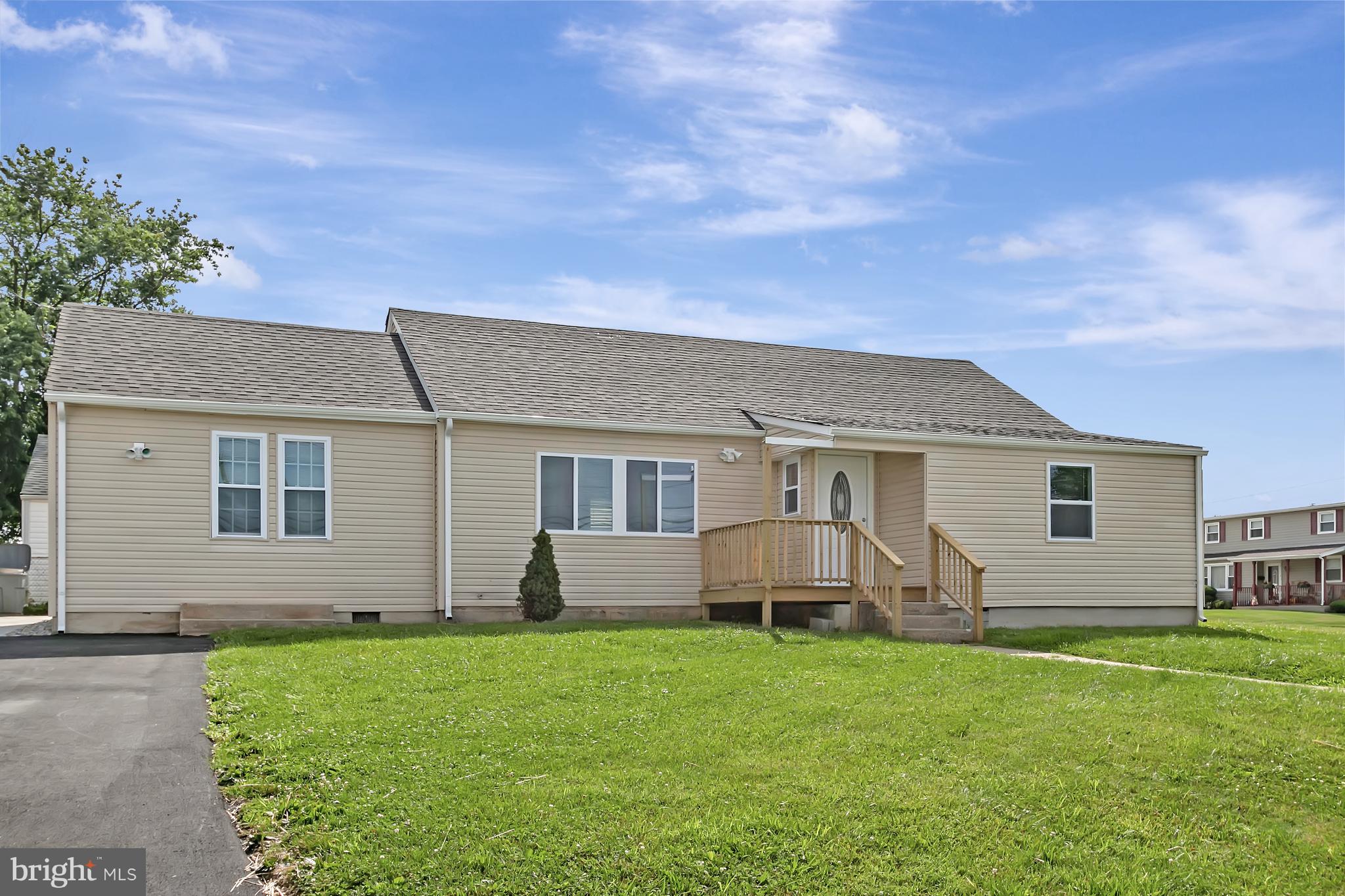 61 Morris Road New Castle, DE 19720 - Photo 1 of 28 Front of House